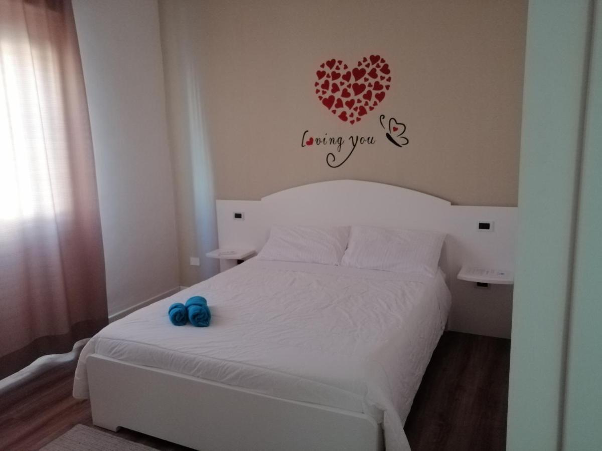 Ginny'S Room Quartu SantʼElena Exteriör bild